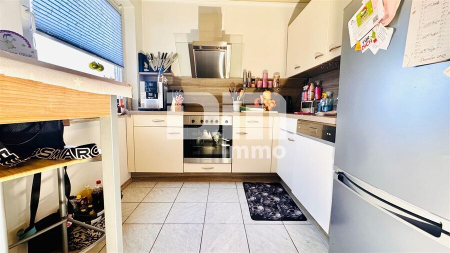 Modernisierte 3-Zimmerwohnung mit Balkon und fantastischem Panoramablick - Küche